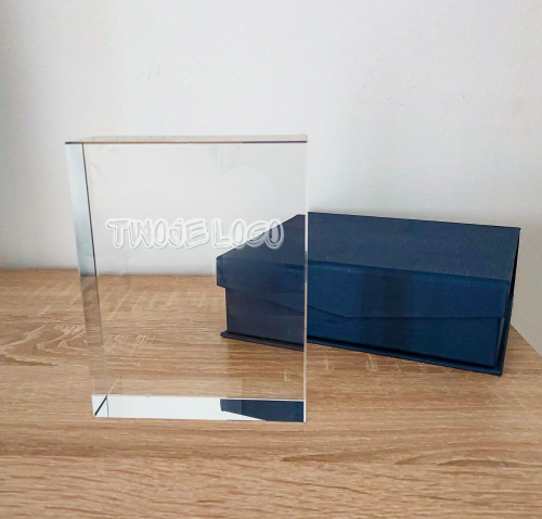 Szklana statuetka personalizowana