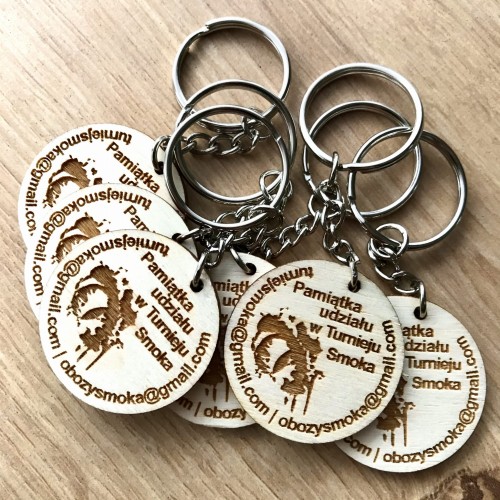 Drewniane breloki personalizowane z grawerem